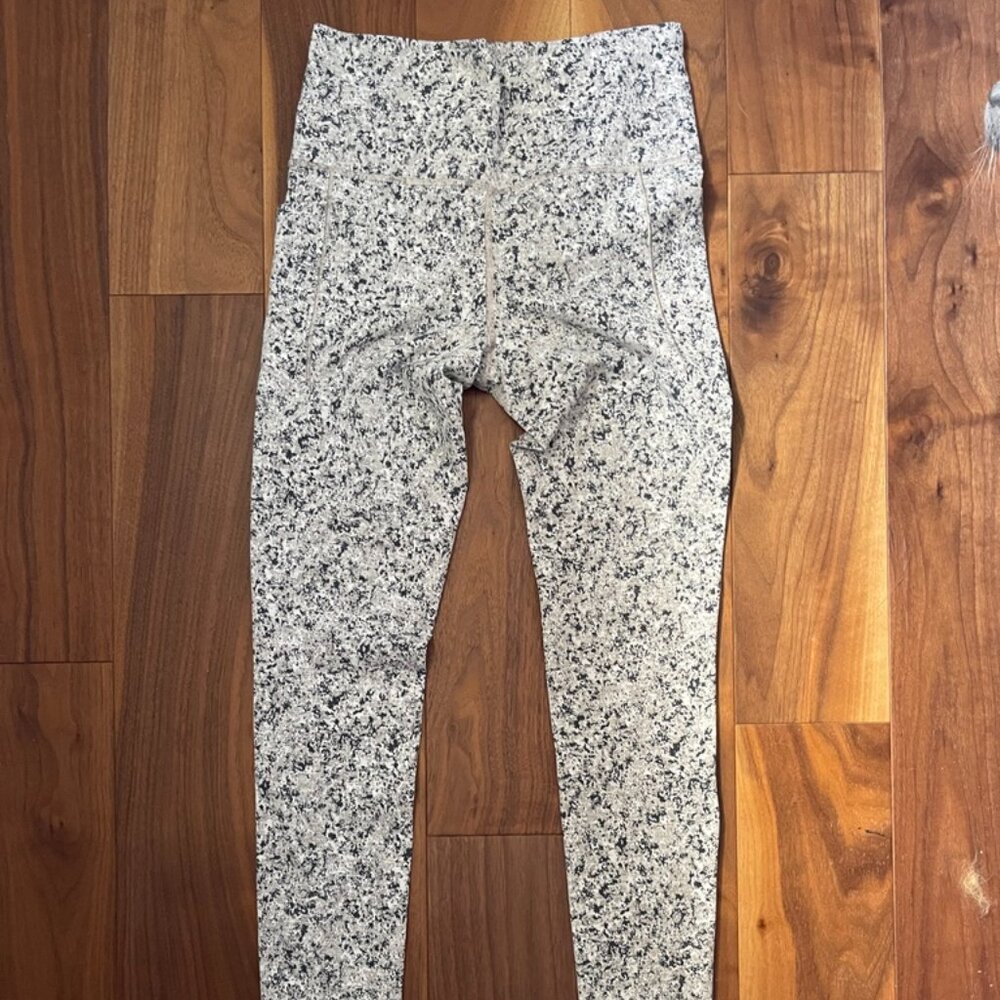 Athleta S TALL Salutation Stash Tights